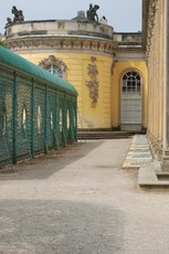 Sanssouci Gartenseite-Gitterpavillon.JPG